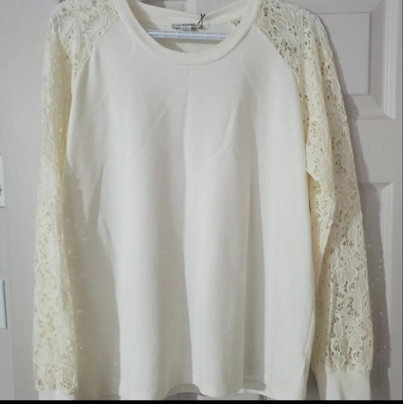 Stella and Dot Lace Long Sleeve - Picture 1 of 2